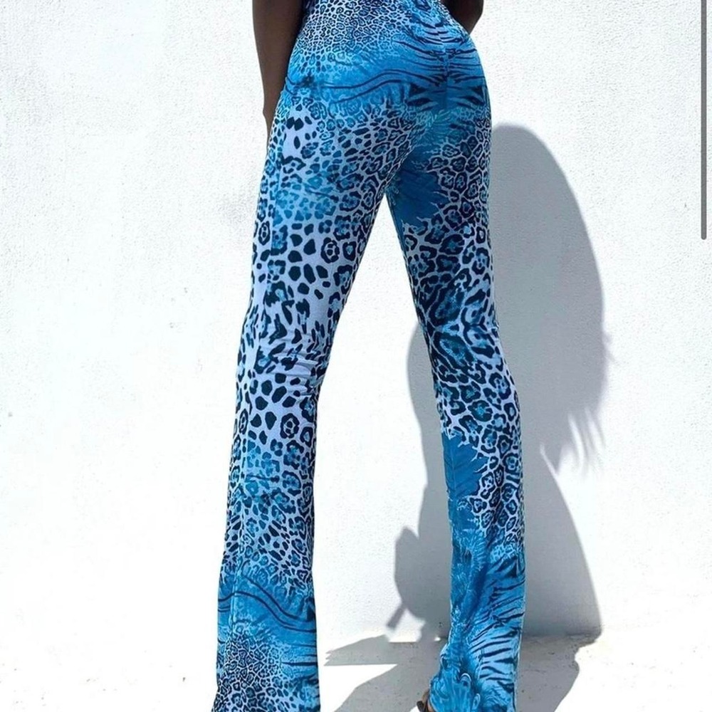 Tiger Mist blue animal print flare pants Size S